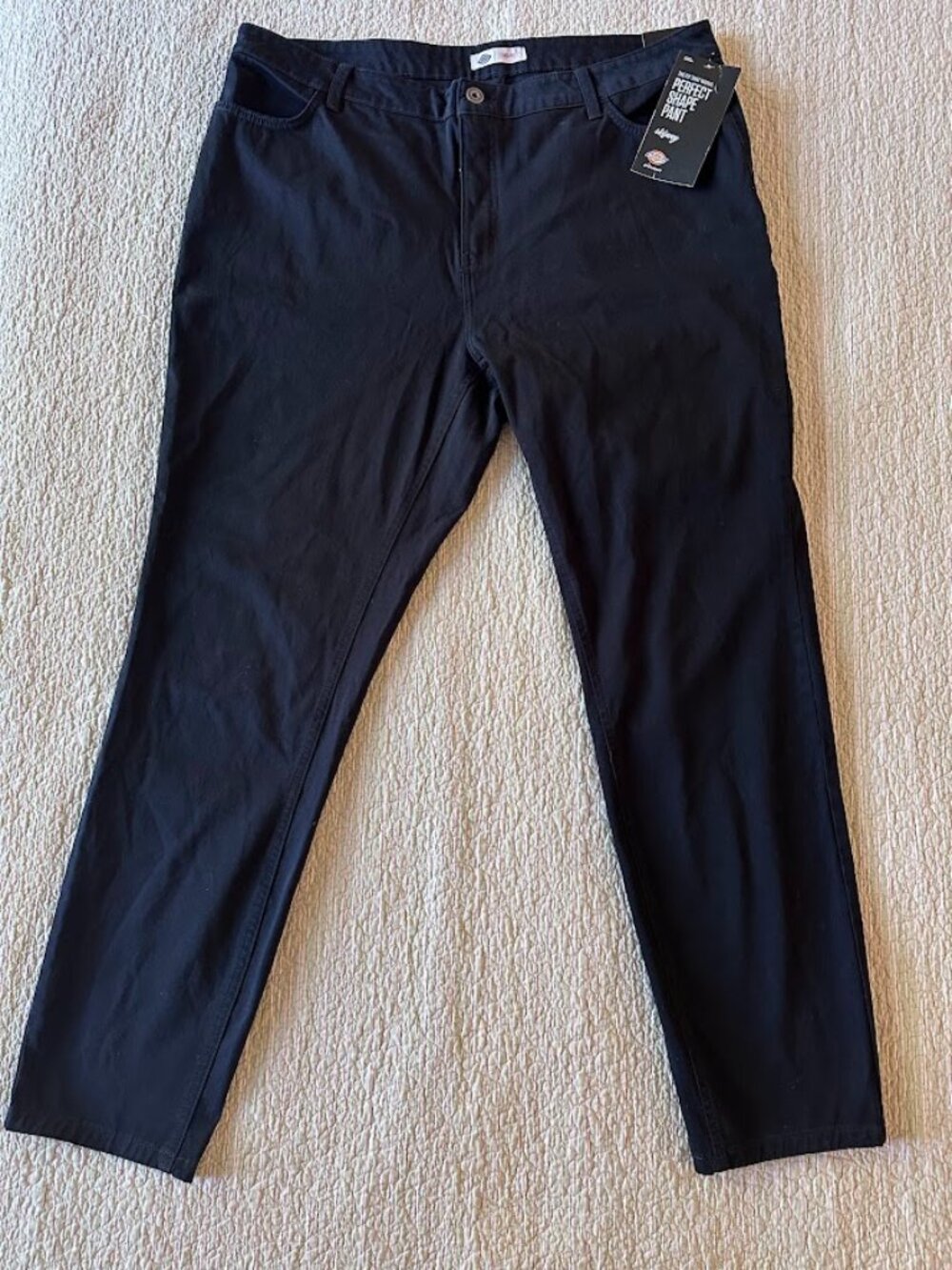Dickies Women's Perfect Shape Skinny Pant, Black, Size 16 Regular, NWT